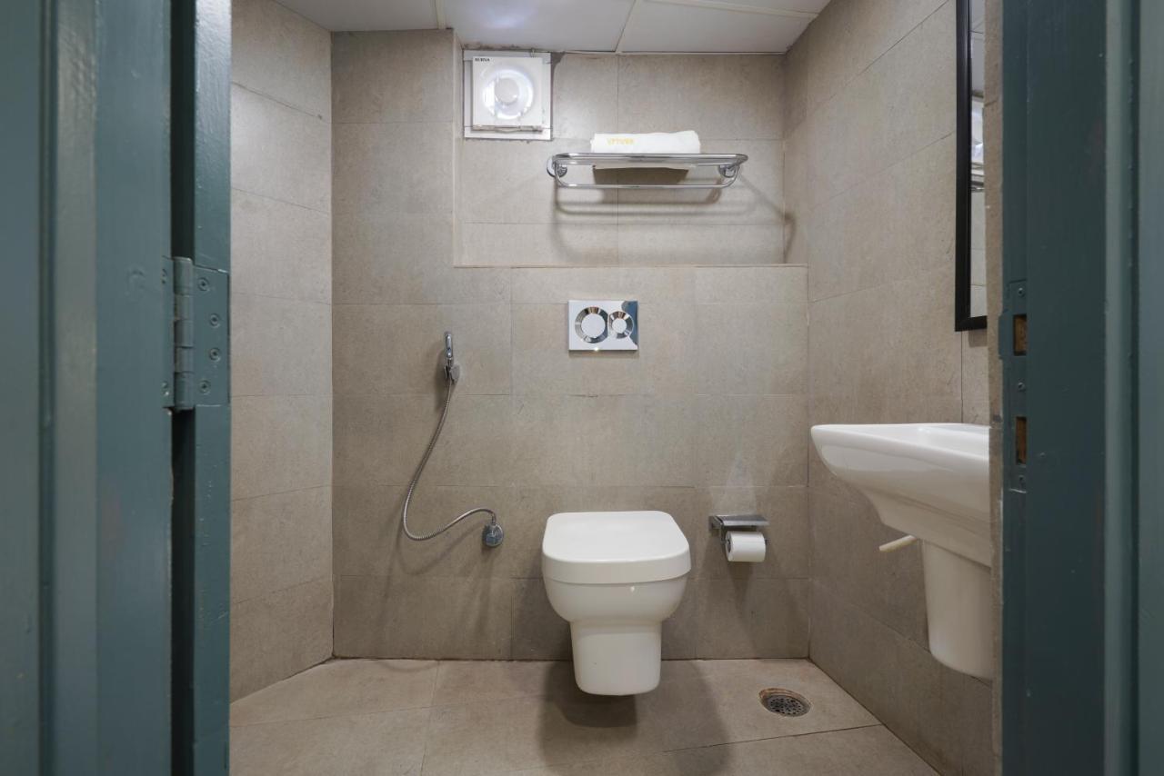 Uptown Hotel ナーグプル エクステリア 写真