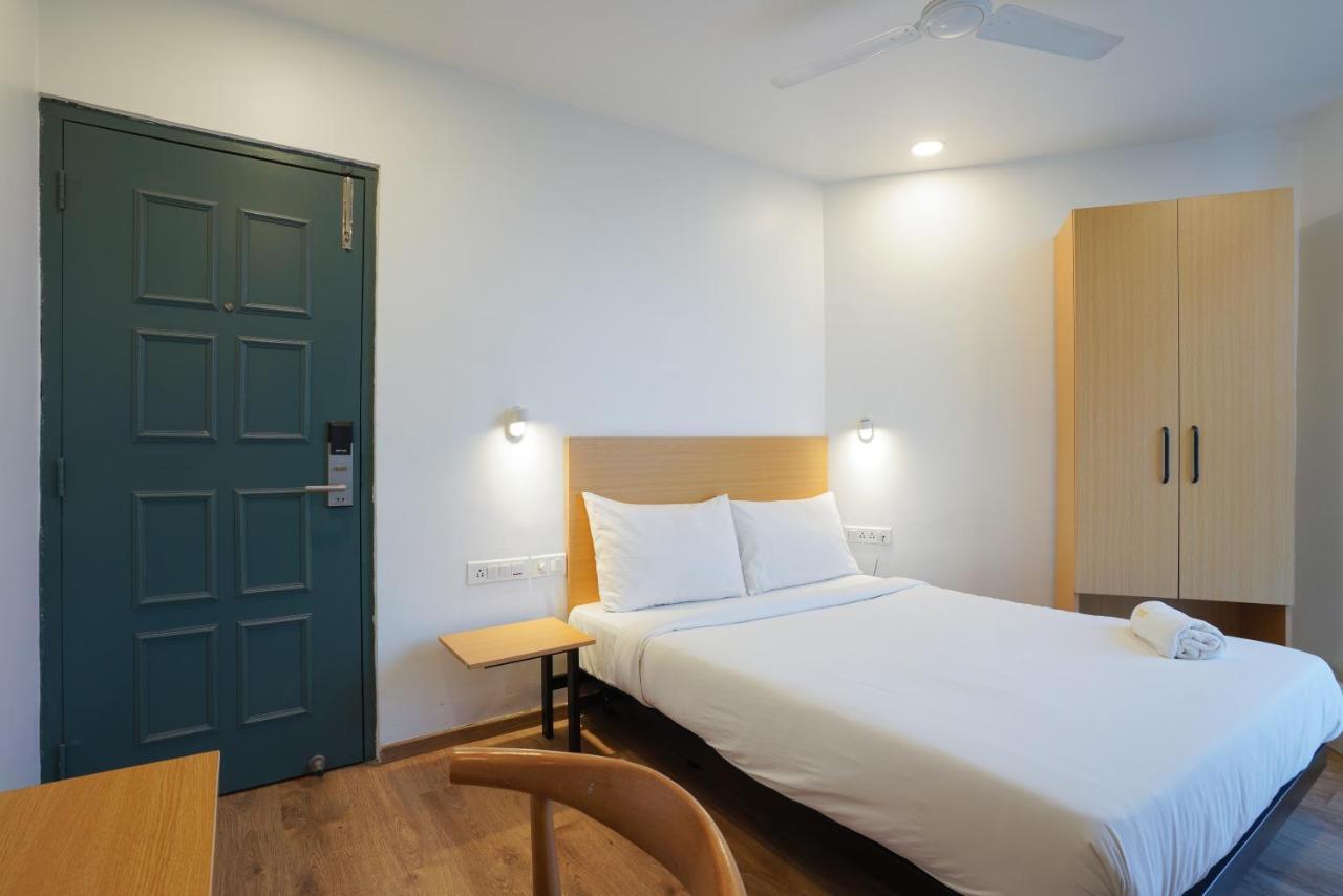 Uptown Hotel ナーグプル エクステリア 写真