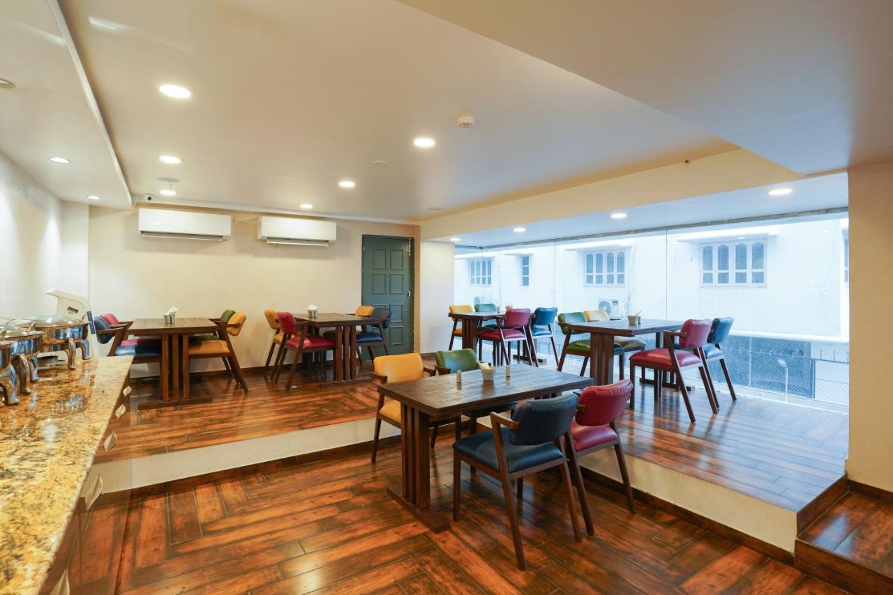 Uptown Hotel ナーグプル エクステリア 写真